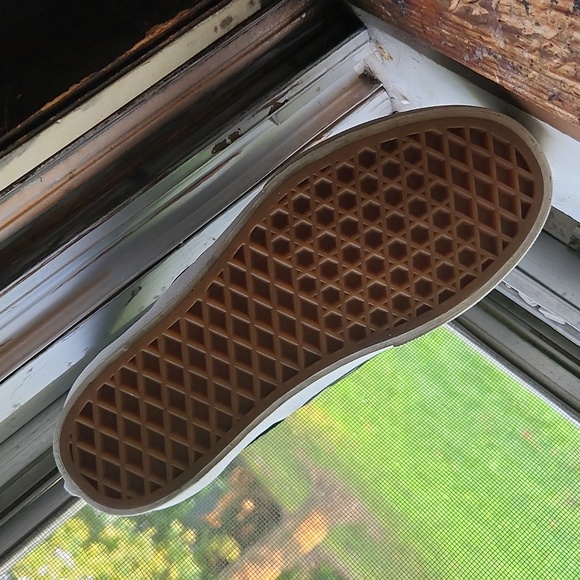 Van's Women's size 5.5. Brand new. Black with white polka dots. Worn 3times. - Picture 8 of 11